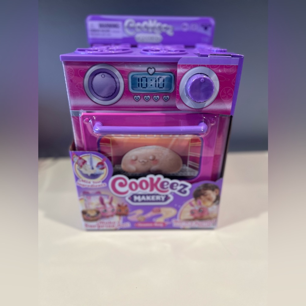 New Cookeez Makery Sweet Treatz Oven Playset